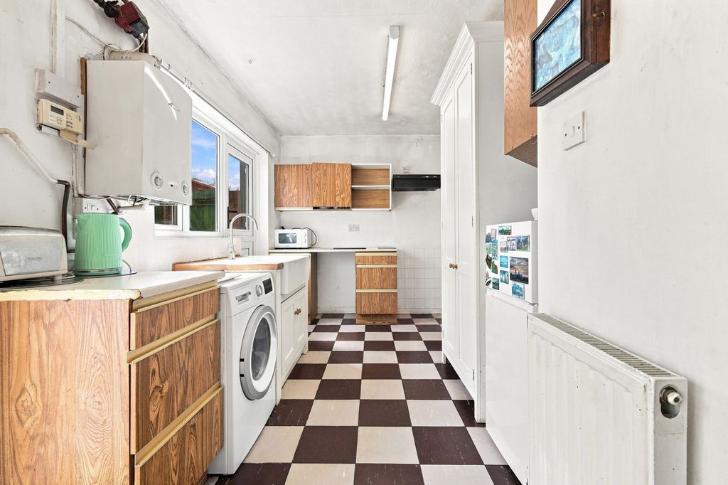Property photo 2 of 21