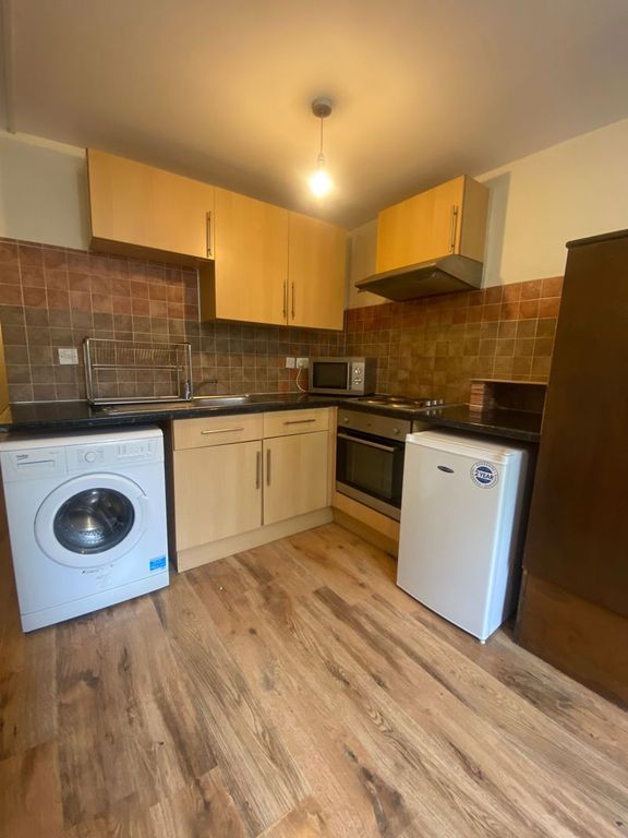 Property photo 1 of 12 Photo 5