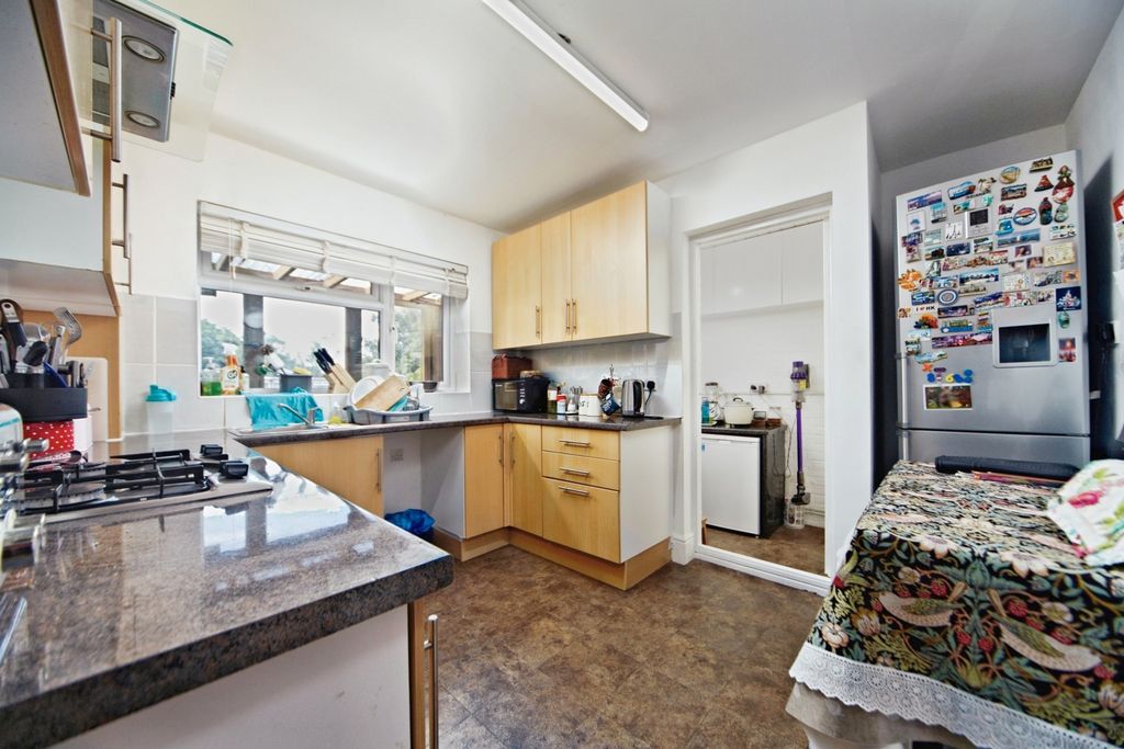 Property photo 3 of 17 Photo