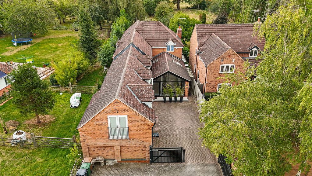 Property photo 1 of 34