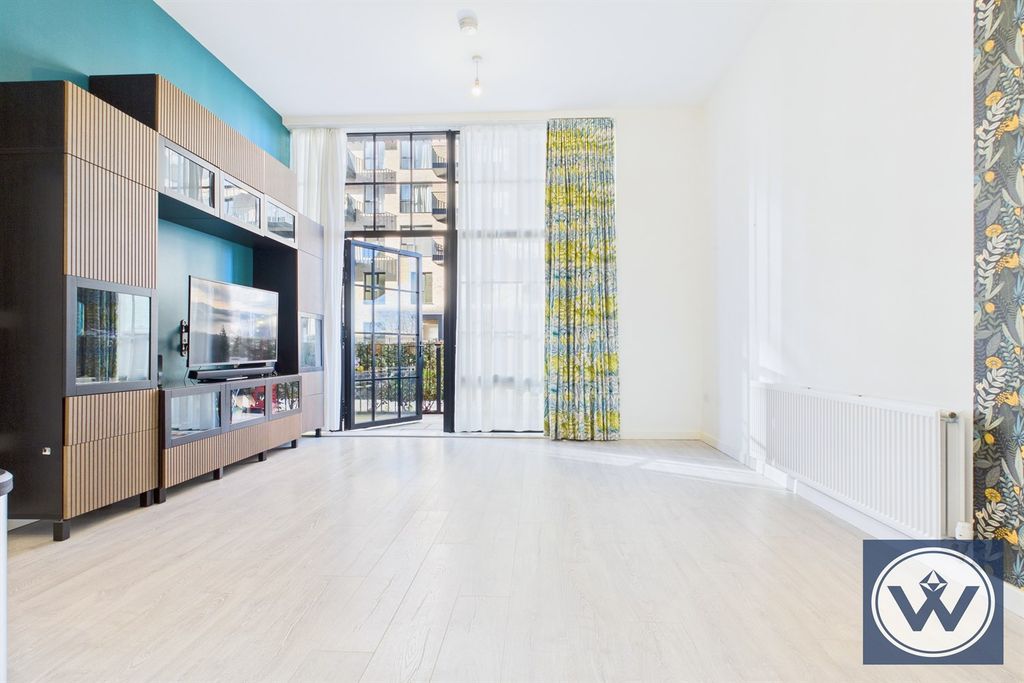 Property photo 1 of 25 (Main)