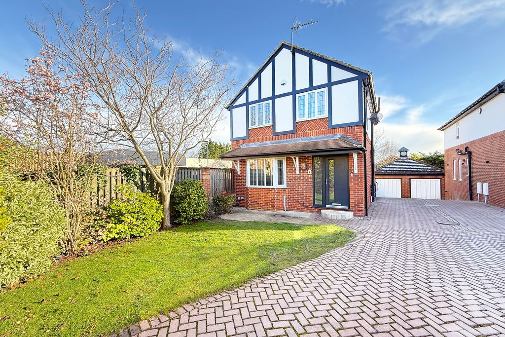 Property photo 2 of 27