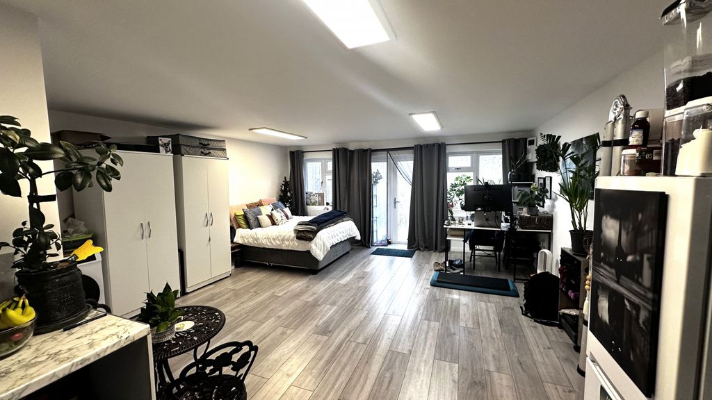 Additional image 4 of 5 bed end terrace house for saleWhitton Avenue East, Greenford UB6