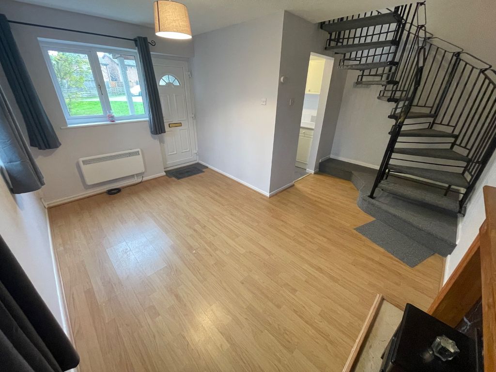 Property photo 2 of 8 3807393