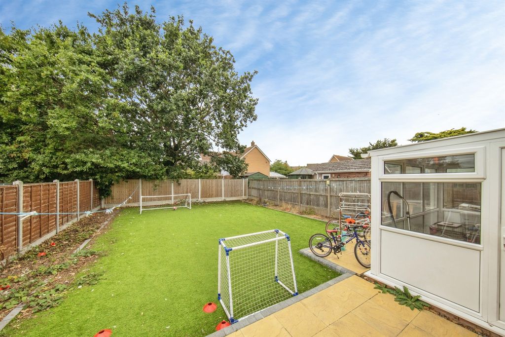 Property photo 2 of 9