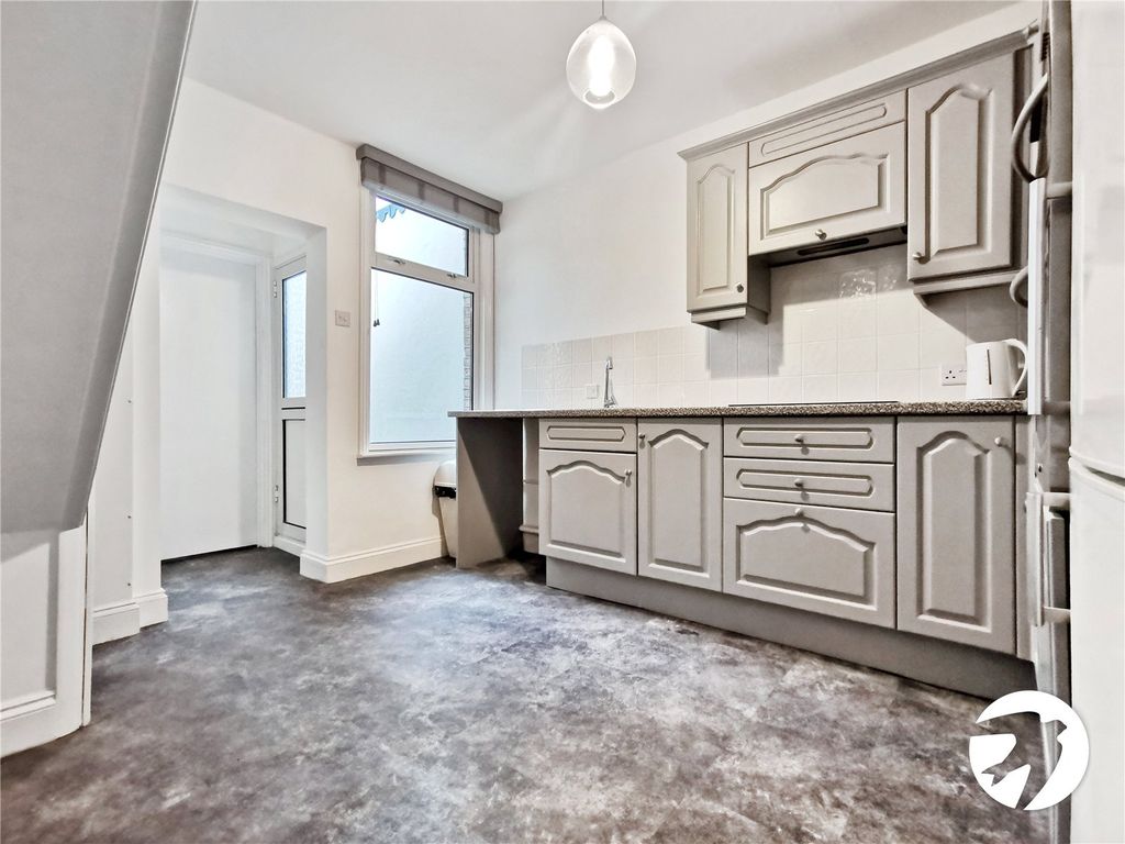 Property photo 3 of 10 Picture No. 02