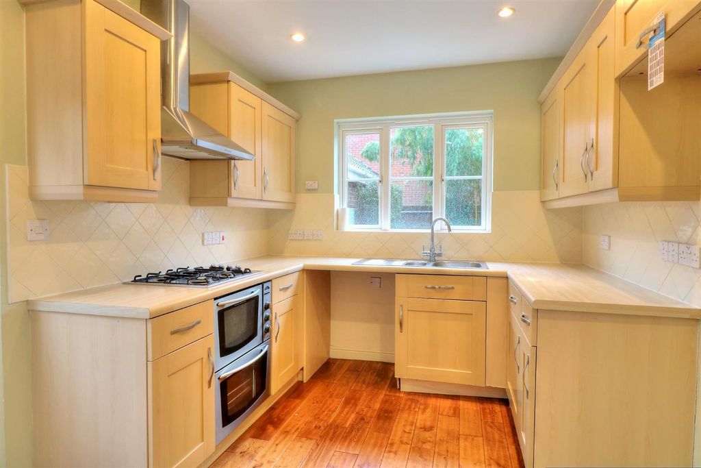 Property photo 3 of 11 Jack Close 34 Kitch (Custom).Jpg