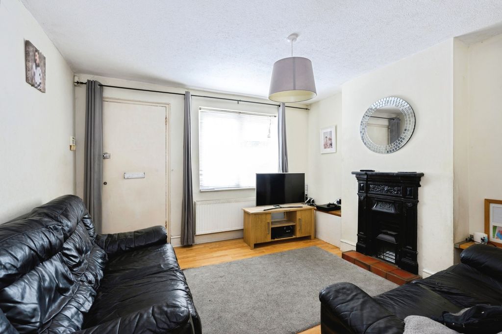 Property photo 2 of 16 Pbox-Img.Jpg