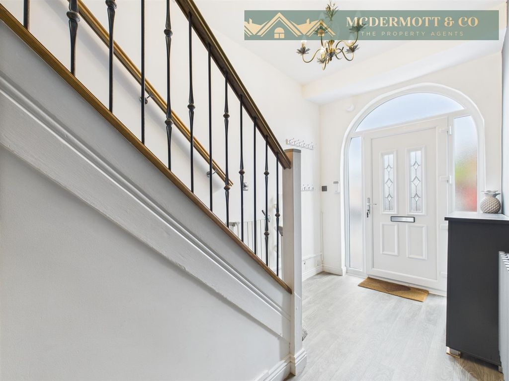 Property photo 2 of 29 Entrance Hallway