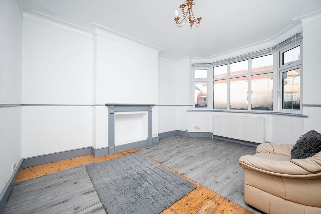 Property photo 2 of 16 Photo 11