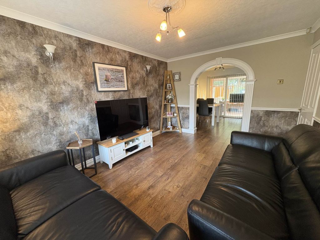Property photo 3 of 25