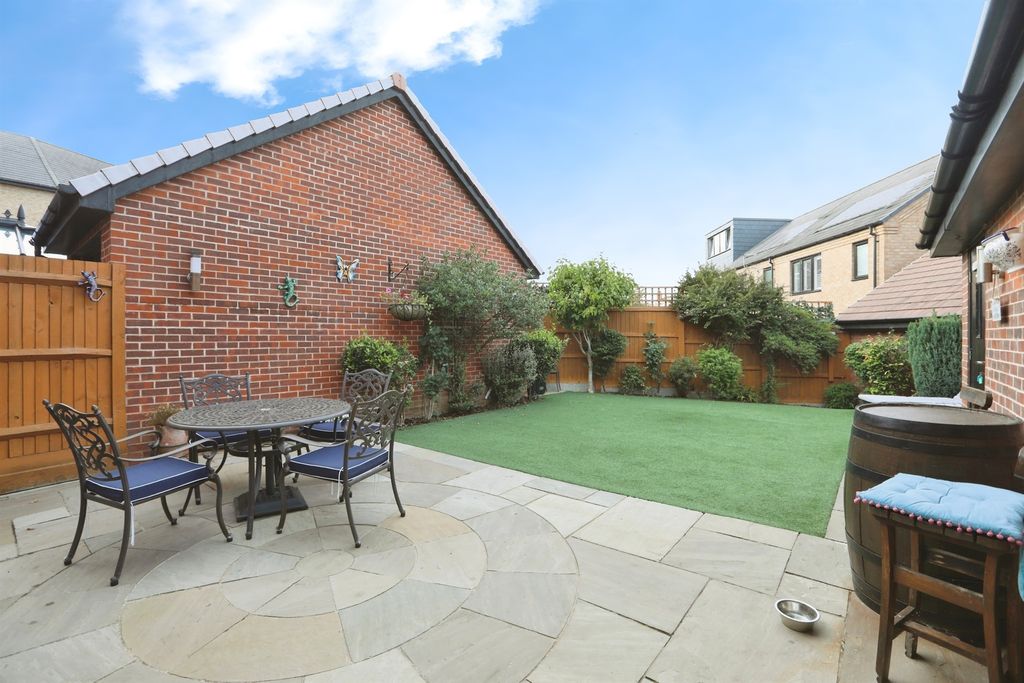 Property photo 2 of 15