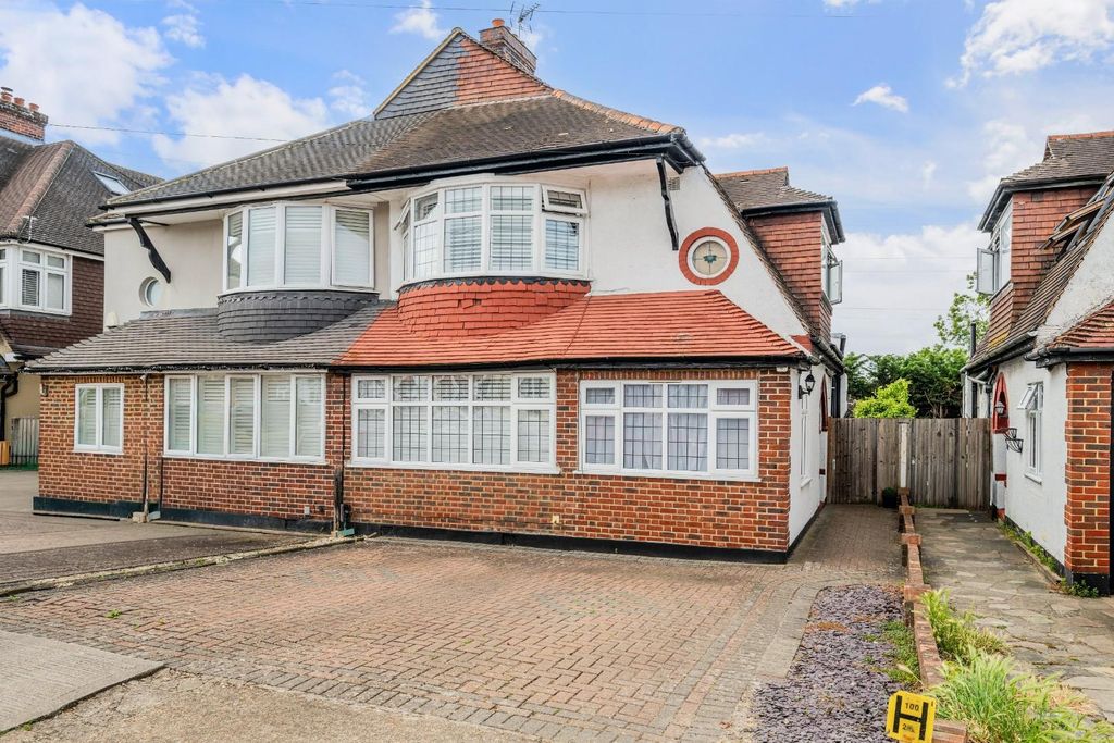 Property photo 1 of 15 Riverview Road.Jpg