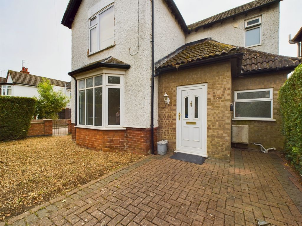 Property photo 1 of 13 Front