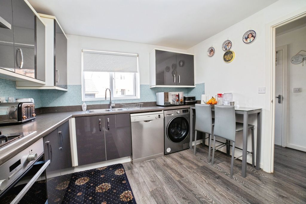 Property photo 3 of 20 Pbox-Img.Jpg