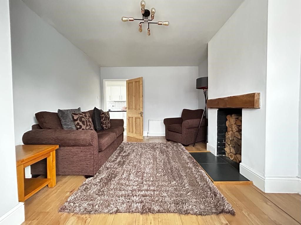 Property photo 2 of 8