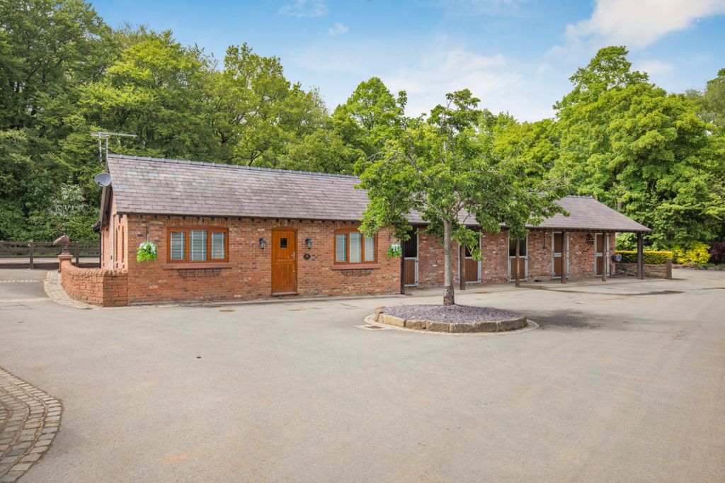 Additional image 23 of 7 bed equestrian for salePark Lane, Higher Walton, Warrington, Cheshire WA4