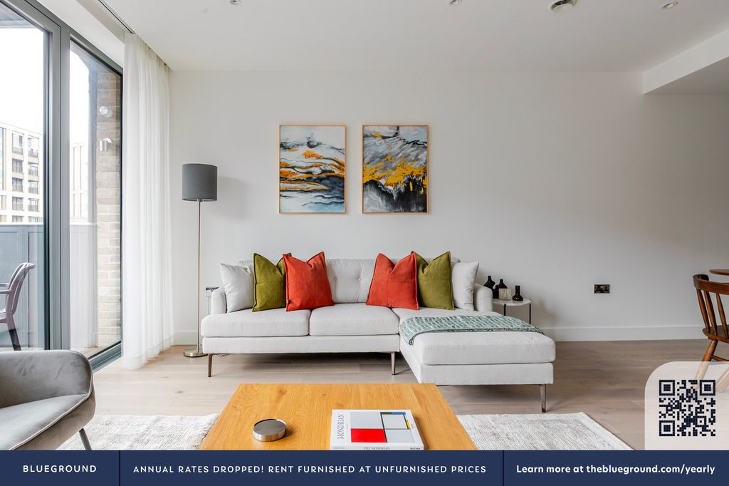 Property photo 3 of 29 Living Room