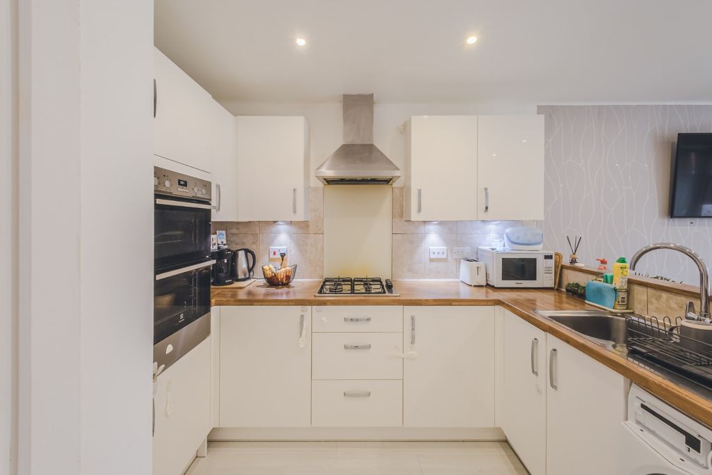 Property photo 3 of 24 4349335