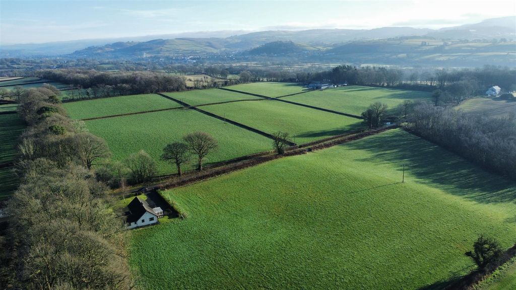 Property photo 2 of 28 Dji_Fly_20250115_102340_886_1736936666259_Photo_Op