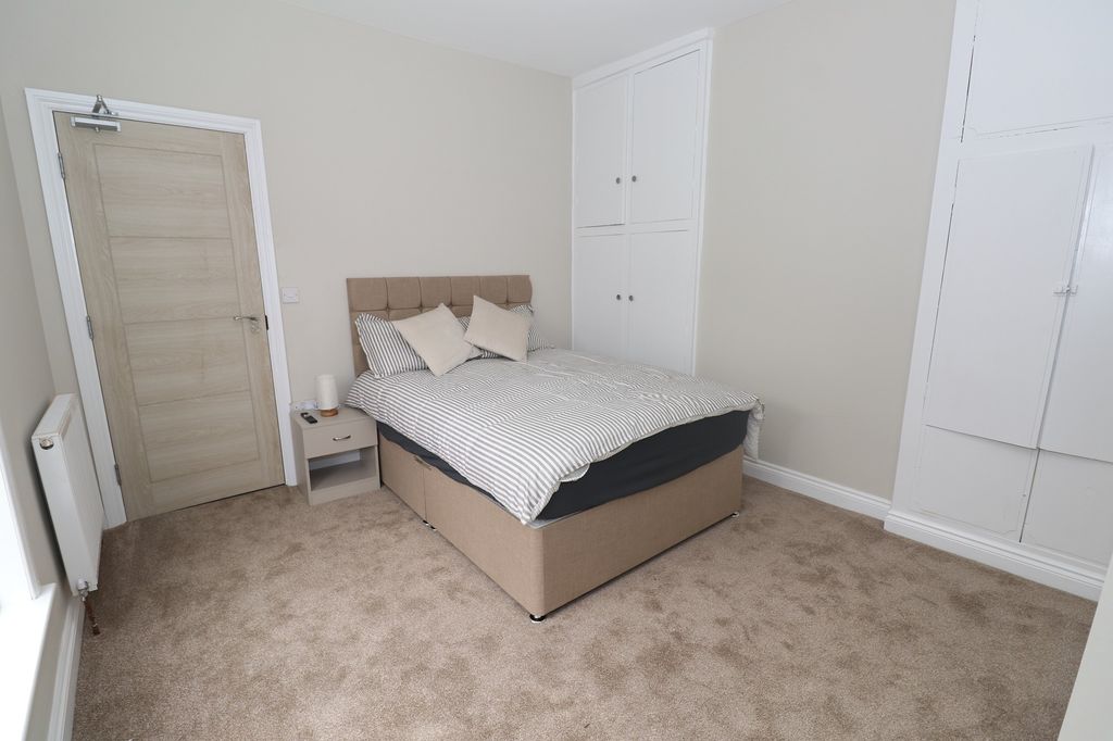 Property photo 1 of 8 Bedroom 2