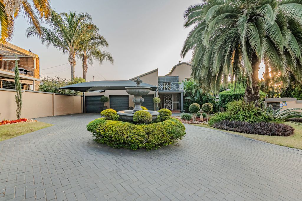 Property photo 1 of 44 Pt1714333