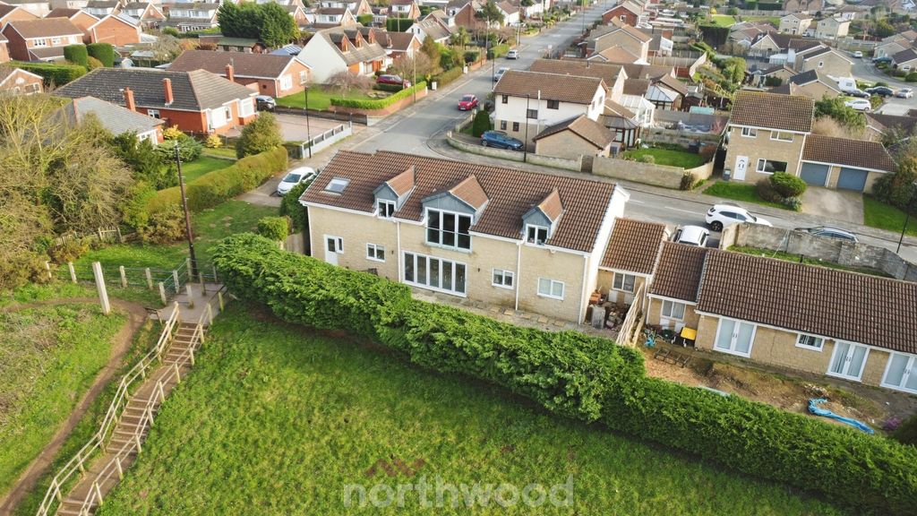 Property photo 1 of 54