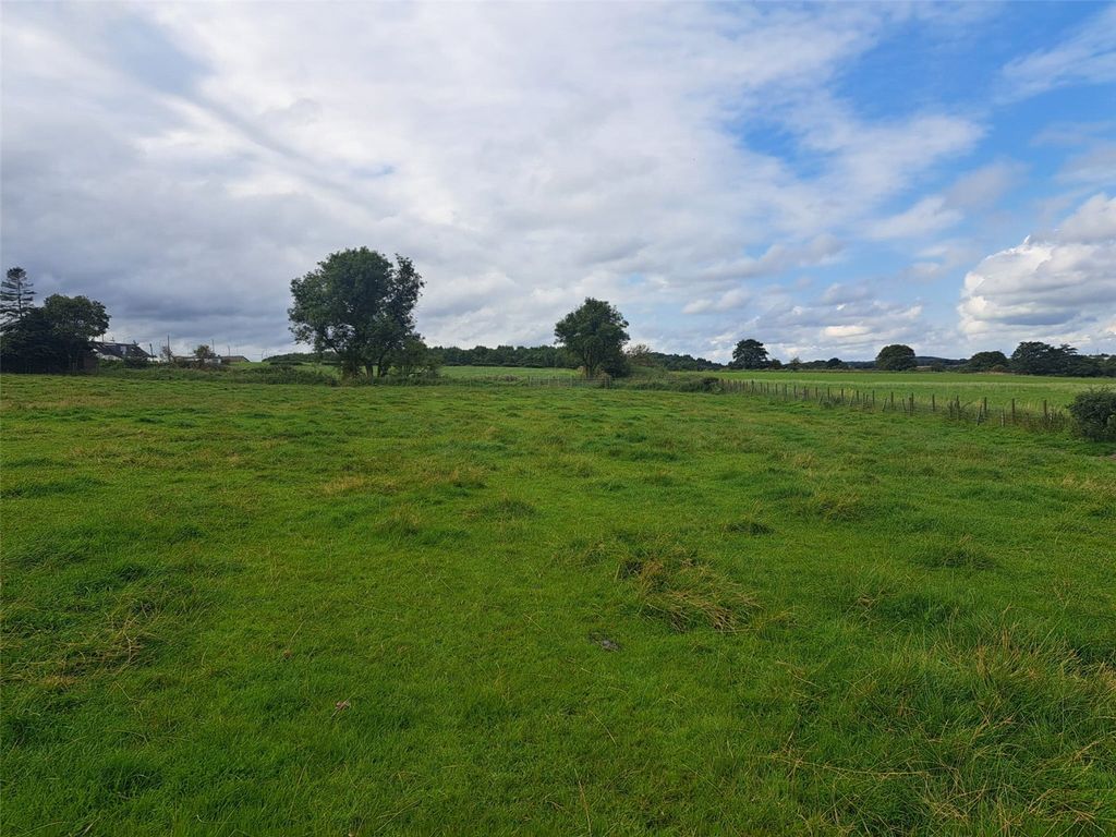 Property photo 3 of 6 Picture No. 02