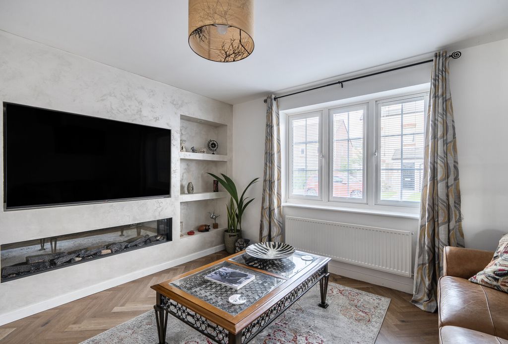Property photo 2 of 12 1456784-13-6A0214...