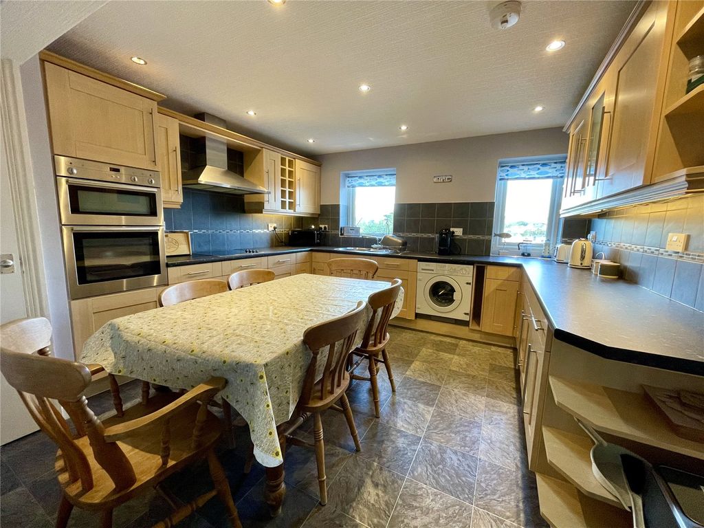 Property photo 3 of 9 Picture No. 12