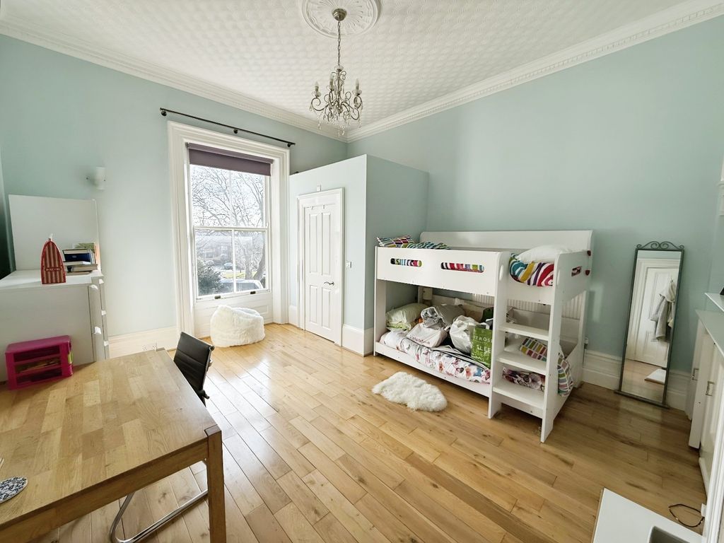 Property photo 3 of 14 Bedroom