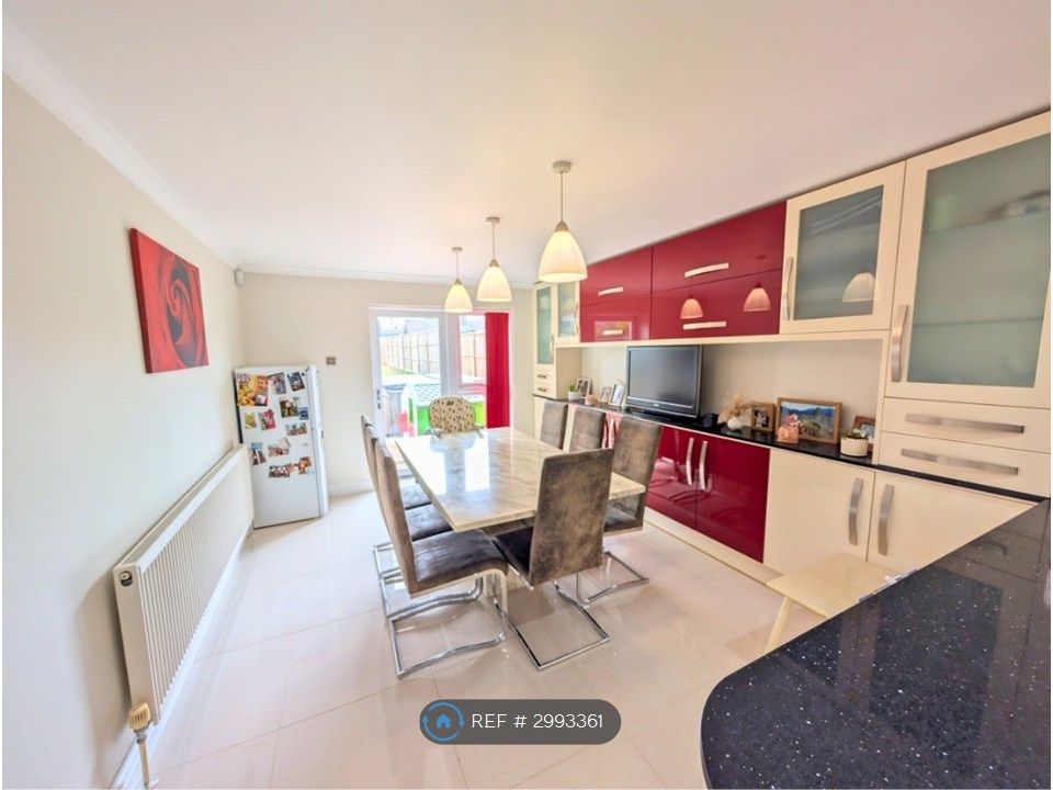 Property photo 3 of 25 Kitchen Diner