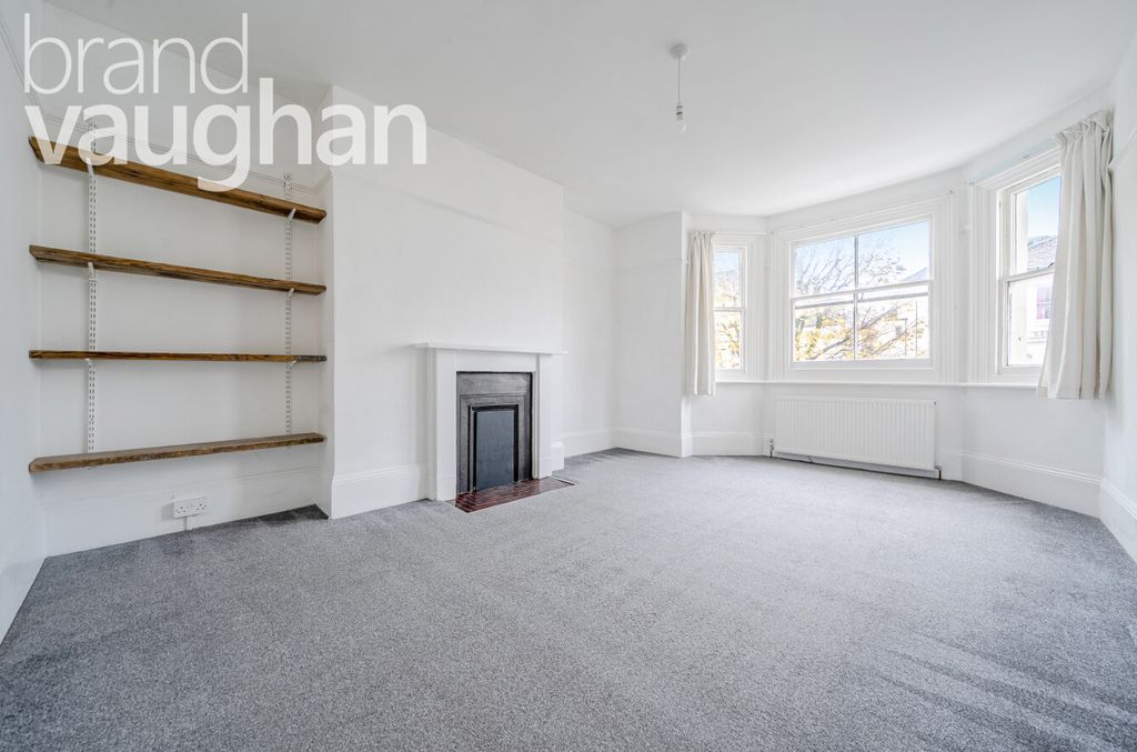 Property photo 3 of 10 Living Room