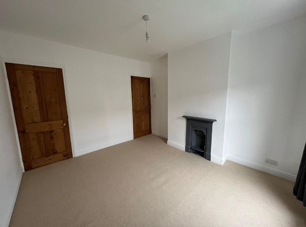 Property photo 2 of 10 Bedroom 1