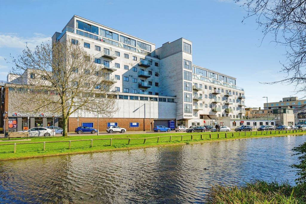 Property photo 1 of 11