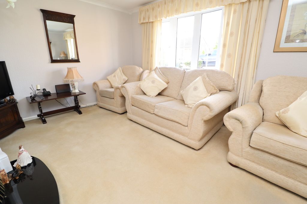 Property photo 3 of 15 Img_7451