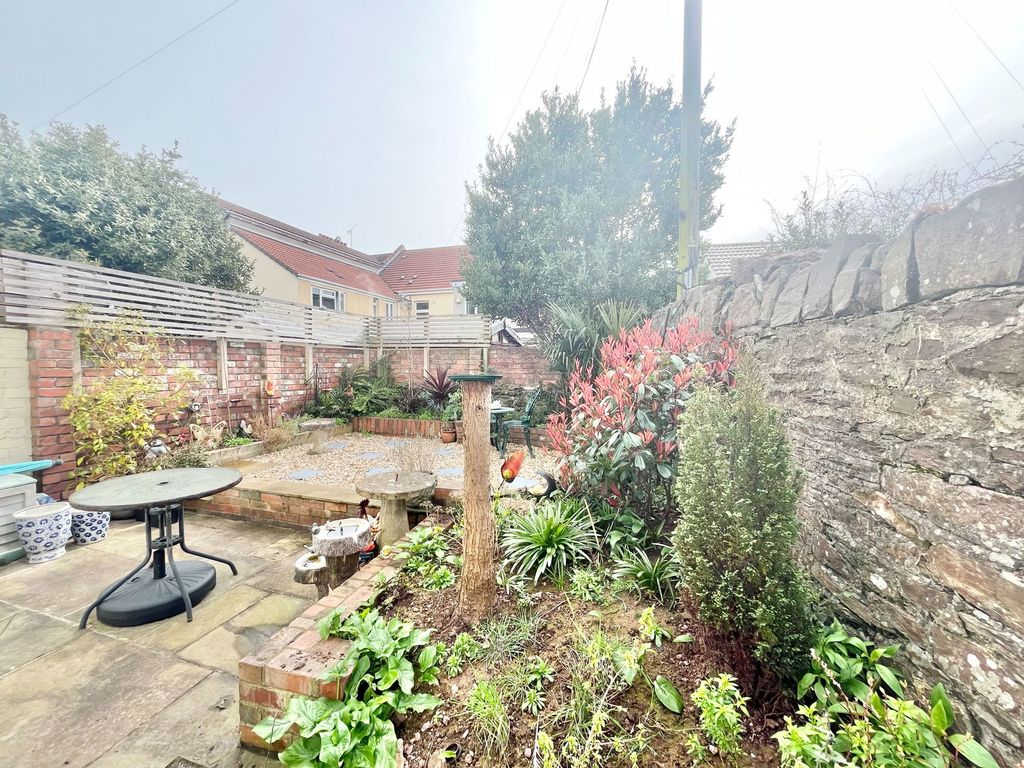 Property photo 2 of 9