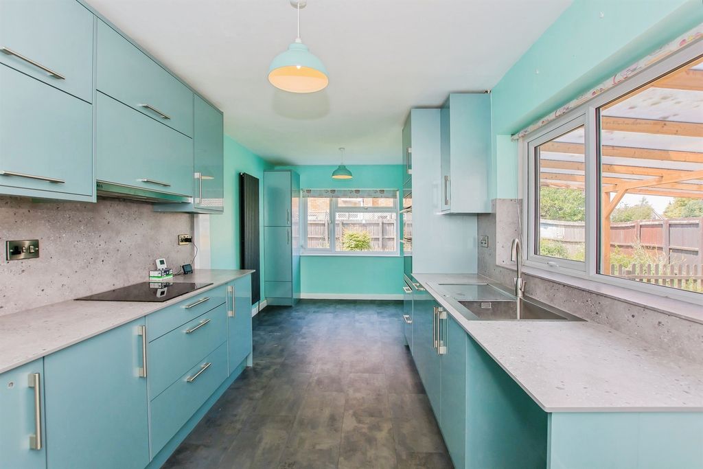 Property photo 2 of 17