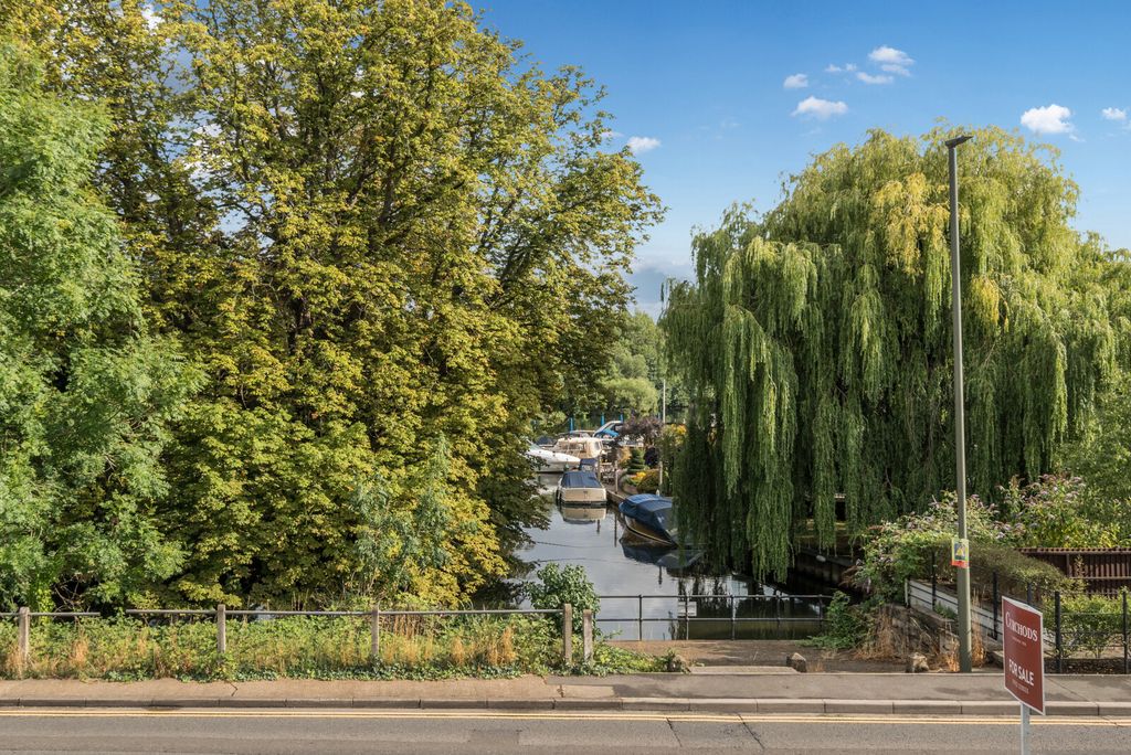 Property photo 2 of 16 1333840-4-688Ba39...