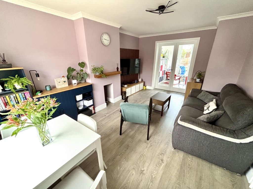 Property photo 3 of 19 Photo 7