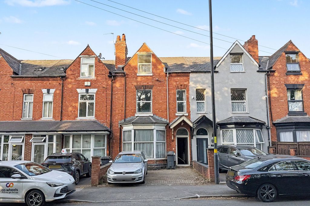 Property photo 1 of 22 120 Yardley Wood Road, Birmingham B13 9Je