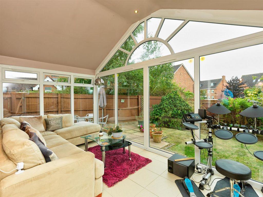 Property photo 2 of 22 Garden Room
