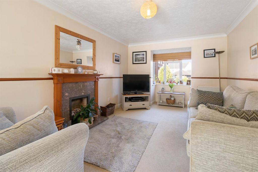Property photo 3 of 19 Photo 8