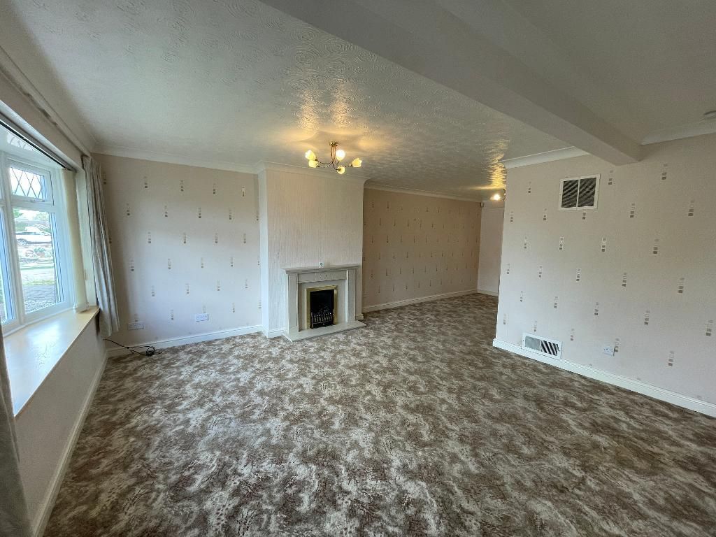 Property photo 2 of 14 Lounge
