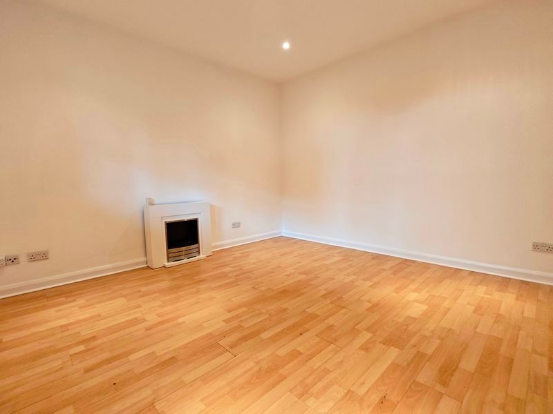 Property photo 3 of 8 Photo 3