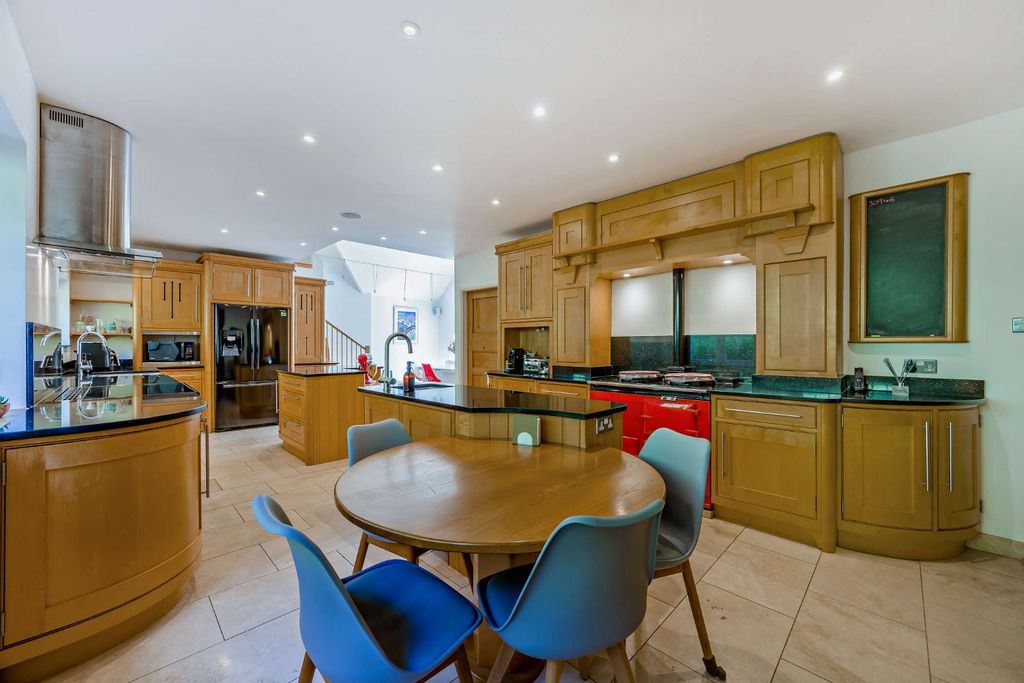 Additional image 6 of 6 bed detached house for saleBurys Bank Road, Greenham, Thatcham, Berkshire RG19