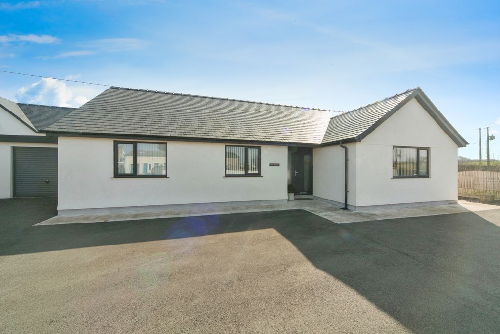 Property photo 1 of 15 Photography