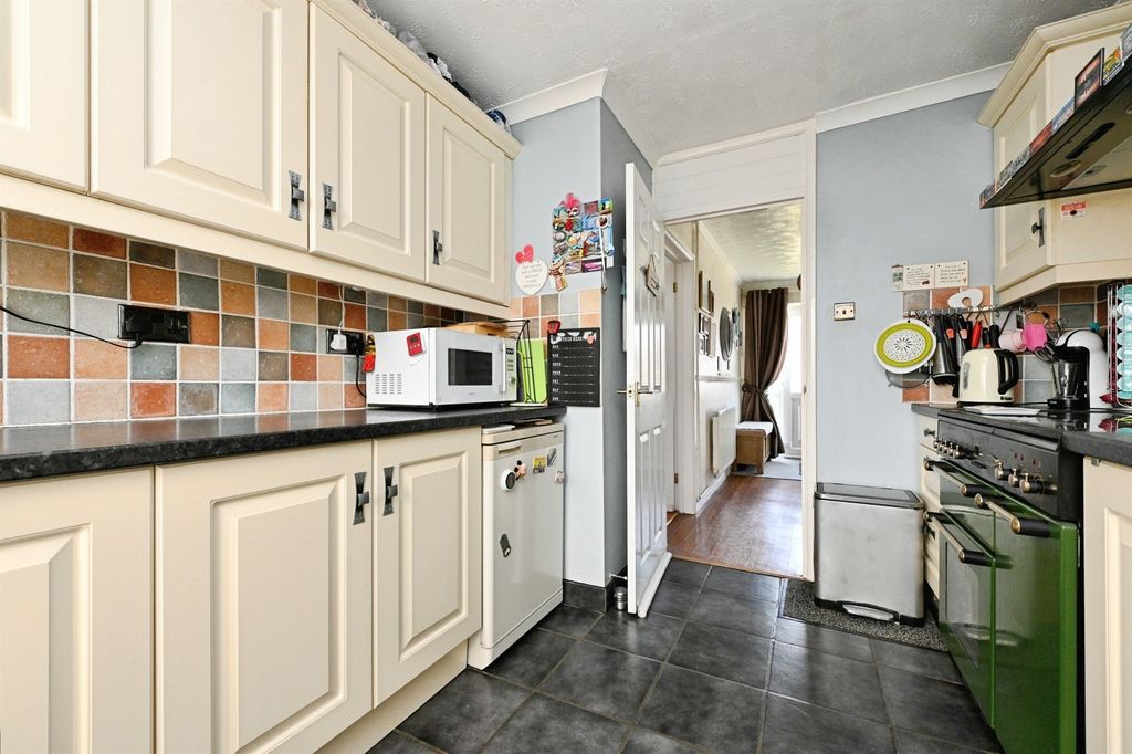 Property photo 3 of 17
