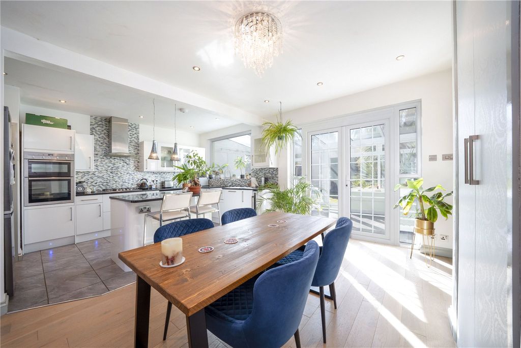 Property photo 3 of 8 Picture No. 15