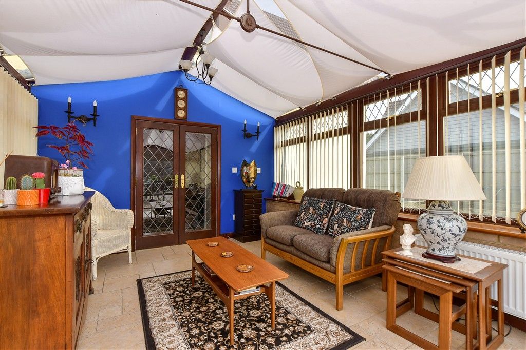 Property photo 2 of 6 Conservatory